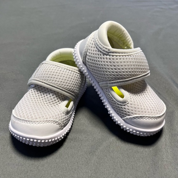 BMCiTYBM Baby Sneakers Girls/Boys size 4 - Picture 1 of 10
